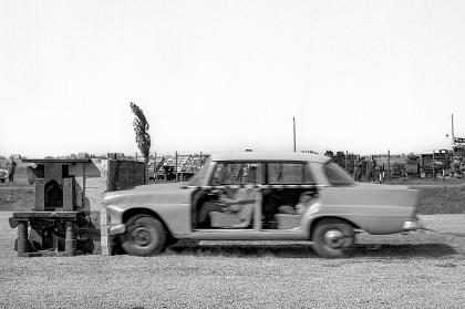 Σαν σήμερα: 65 χρόνια από το πρώτο crash-test της Mercedes-Benz